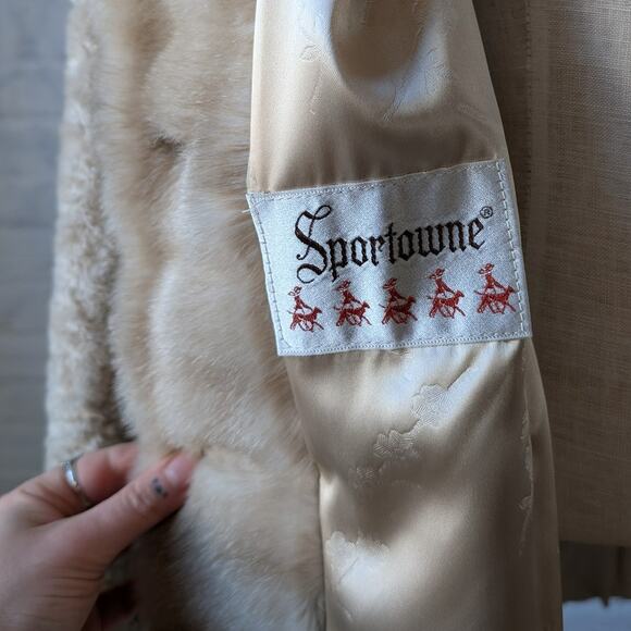 Vintage White Faux Fur Trench Coat Afghan Furry Mob Wife Boho Chic Carpet Jacket - Picture 9 of 10